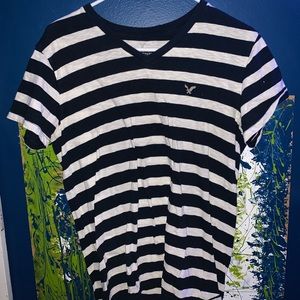 american eagle v neck tee